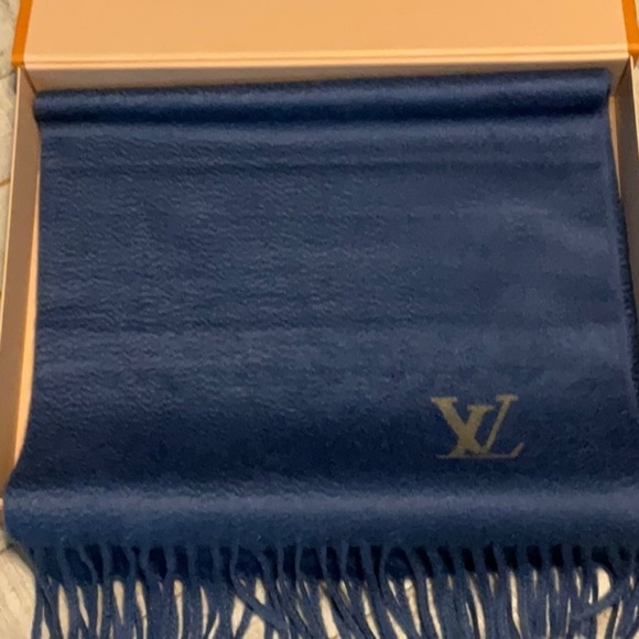 NWOT 100% Cashmere Louis Vuitton Scarf - Picture 5 of 6